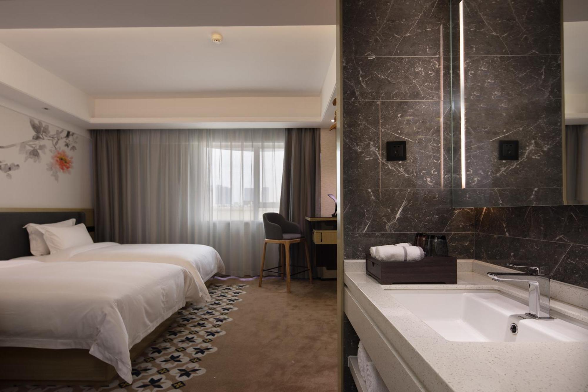 Paco Hotel Guangzhou Jiangtai Road Metro Branch מראה חיצוני תמונה