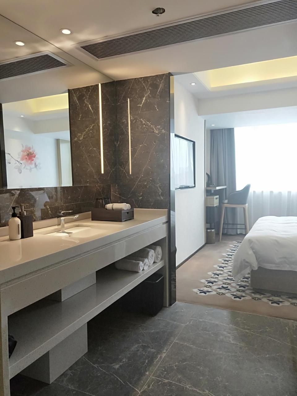 Paco Hotel Guangzhou Jiangtai Road Metro Branch מראה חיצוני תמונה