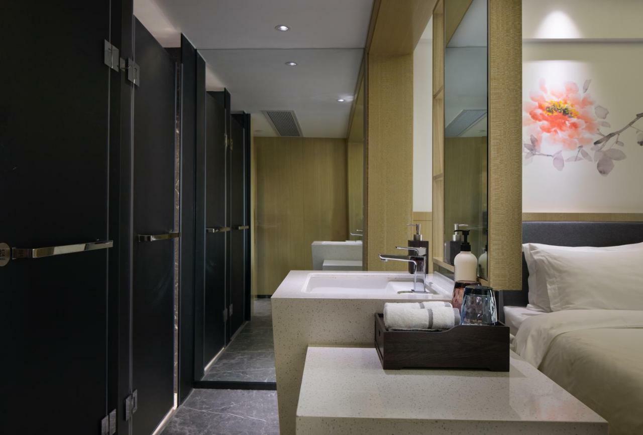 Paco Hotel Guangzhou Jiangtai Road Metro Branch מראה חיצוני תמונה