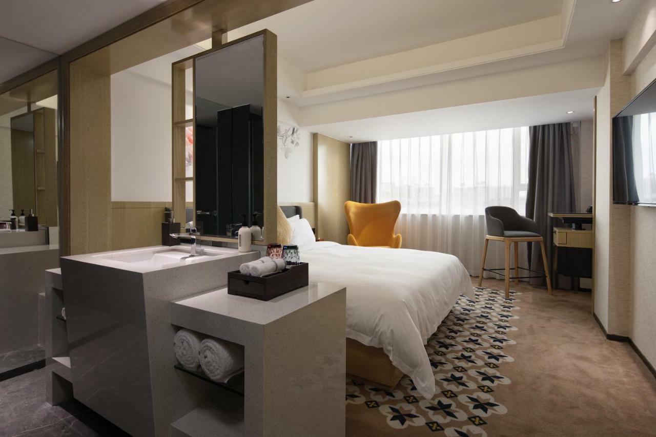 Paco Hotel Guangzhou Jiangtai Road Metro Branch מראה חיצוני תמונה