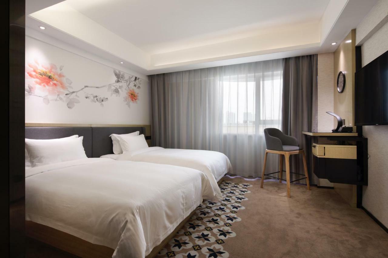 Paco Hotel Guangzhou Jiangtai Road Metro Branch מראה חיצוני תמונה