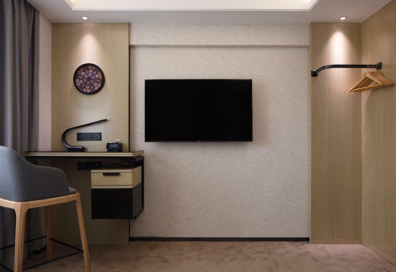 Paco Hotel Guangzhou Jiangtai Road Metro Branch מראה חיצוני תמונה
