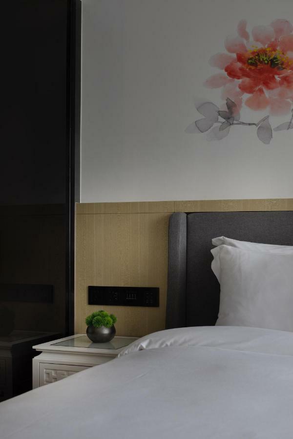 Paco Hotel Guangzhou Jiangtai Road Metro Branch מראה חיצוני תמונה